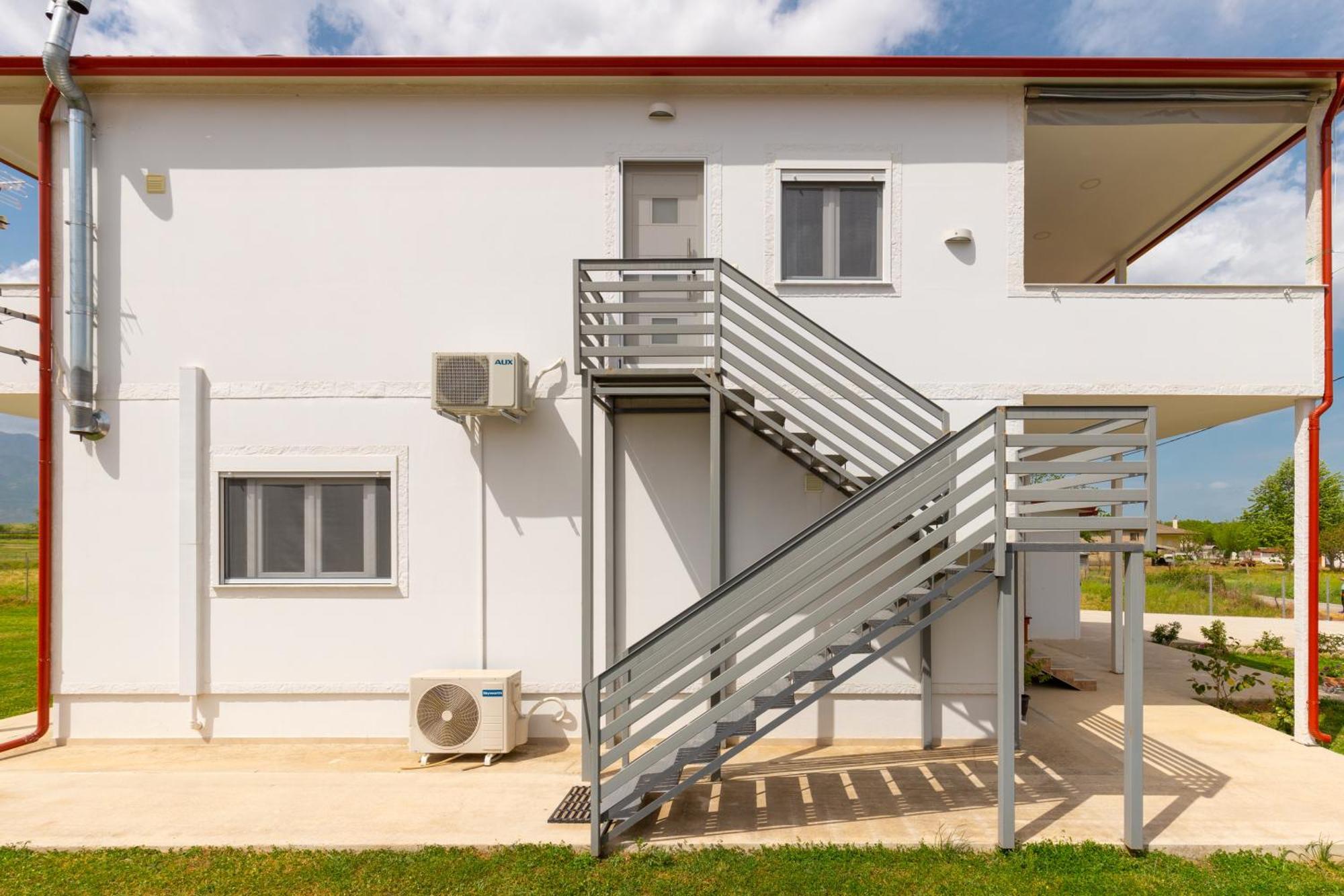 Countryside Apartments First Floor Trikala  Ngoại thất bức ảnh